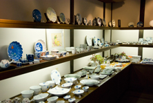 大川内山 伊万里鍋島焼 SHOP陶筥  店内